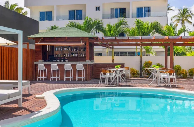 HM Bavaro Beach Punta Cana Pool Bar